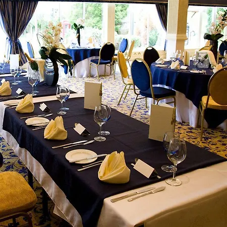 The Popinjay Hotel 